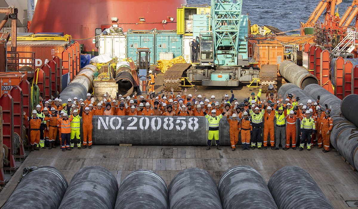 Group Picture Nord Stream 2 last pipe